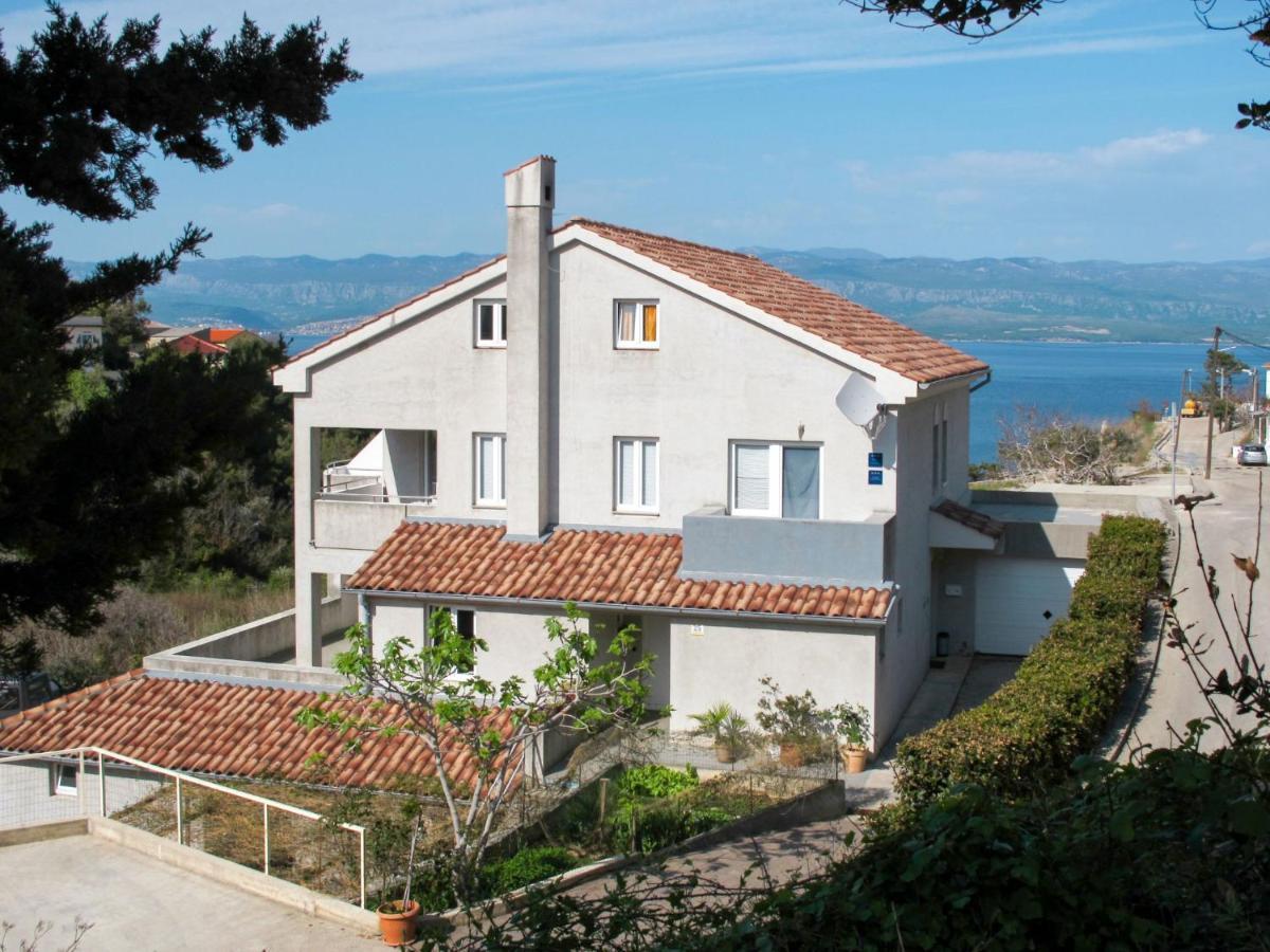 Apartment Marija - VRB103 Vrbnik Buitenkant foto
